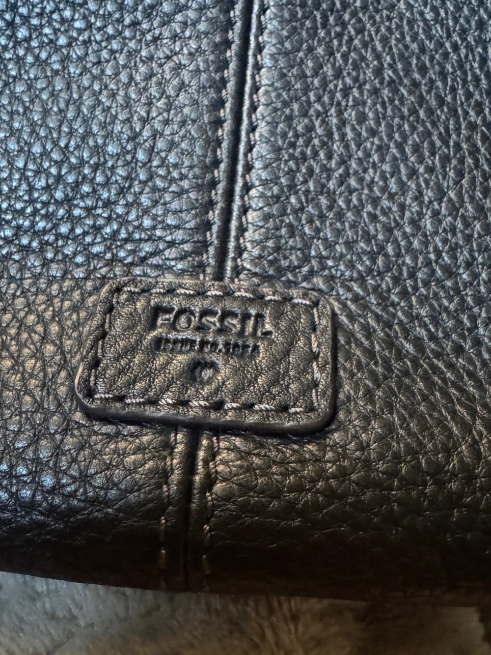 Fossil Black Pebbled Leather Shoulder Bag with Gold Hardware - Picture 4 of 5